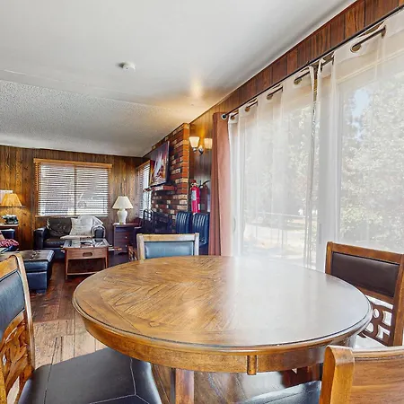 Meadow-Front Metcalf Bay Gem Villa